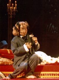 Jana Sykorova as Joseph Merrick, opera Joseph Merrick
dit Elephant Man (Petitgirard), French premiere Nice Opera 29 November 2002