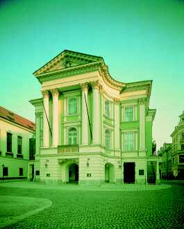 estatestheatreprague1.jpg